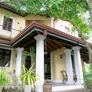 Airport D 87 Guest house Katunayake
