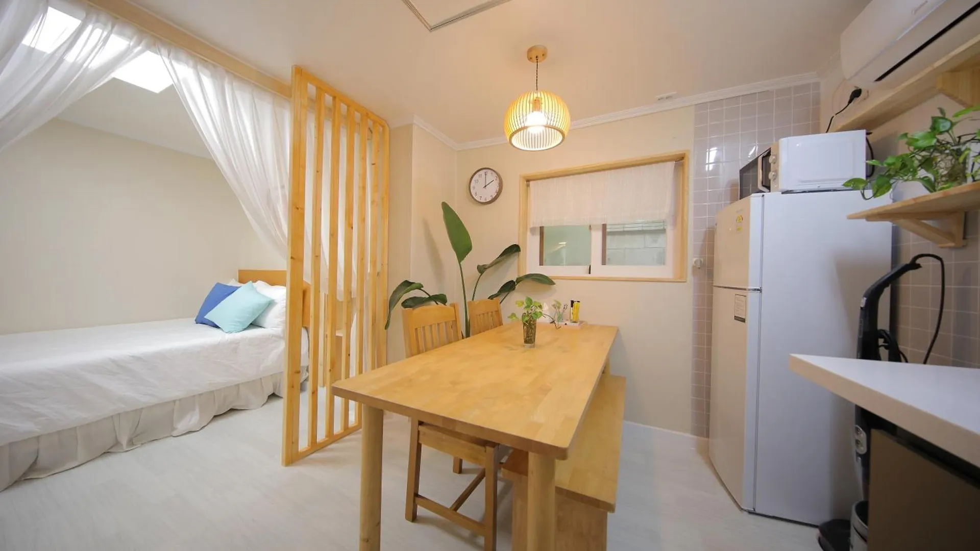 Slow Vibe Myeongdong Seoul Guest house